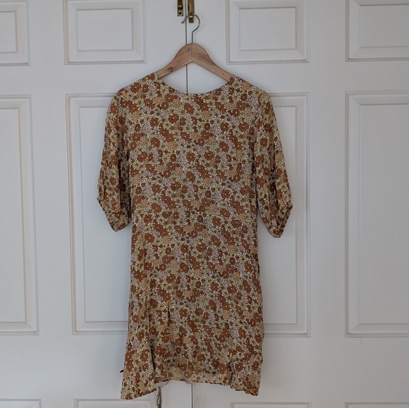 Faithful the Brand Jeannette Dress in Zoella Floral - Picture 4 of 9